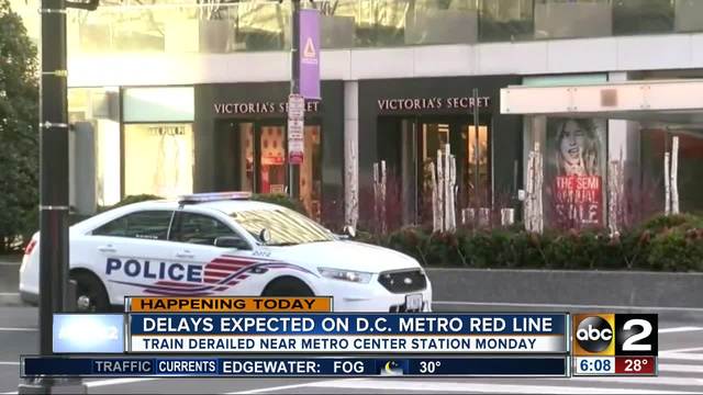 Red Line Train Derailed Outside Farragut North, Service Stopped Red Line Train Derailed Outside Farragut North, Service Stopped